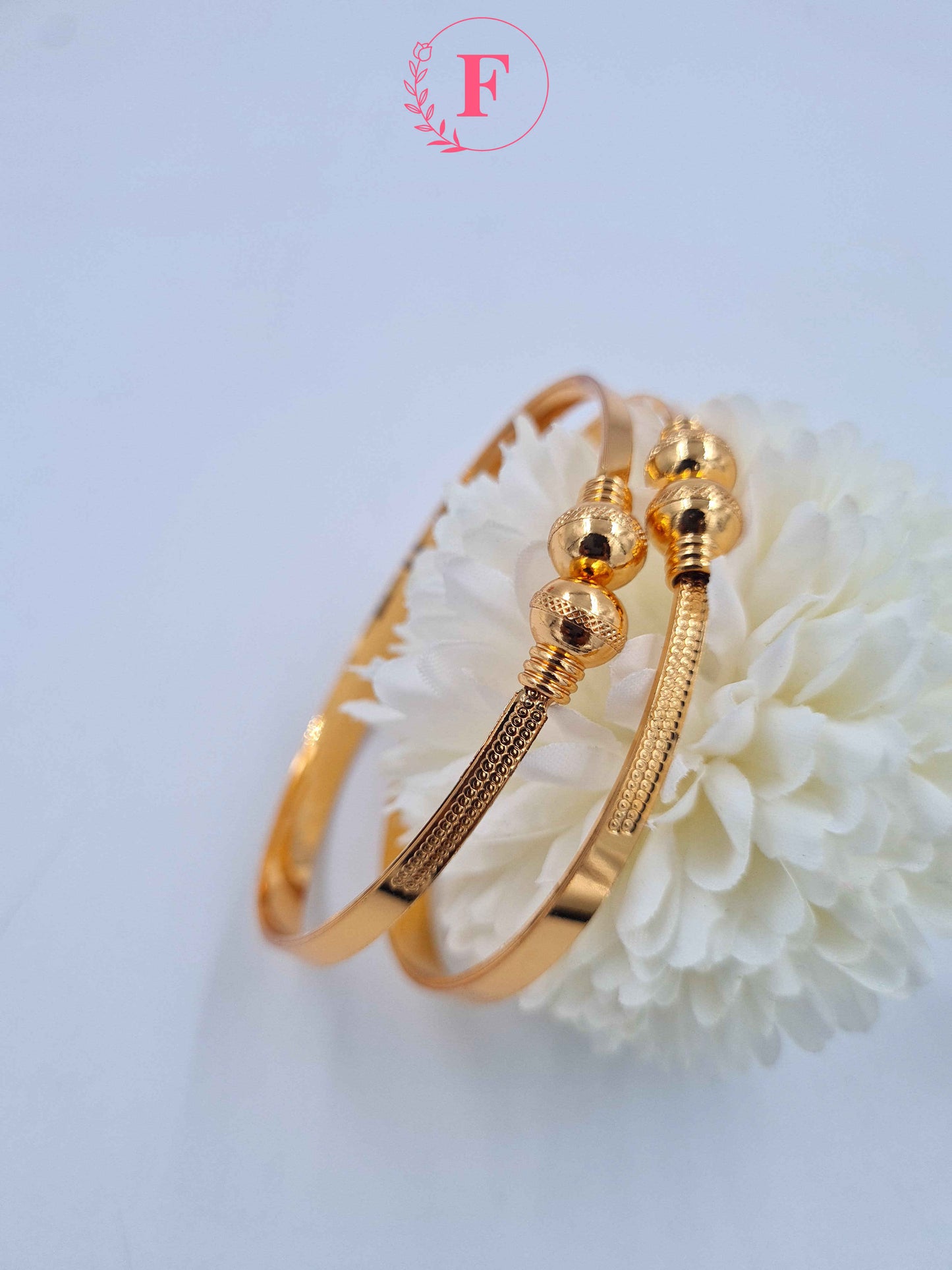 Adjustable Size Beautiful Golden Bracelet 1 Pair (2 Pieces)